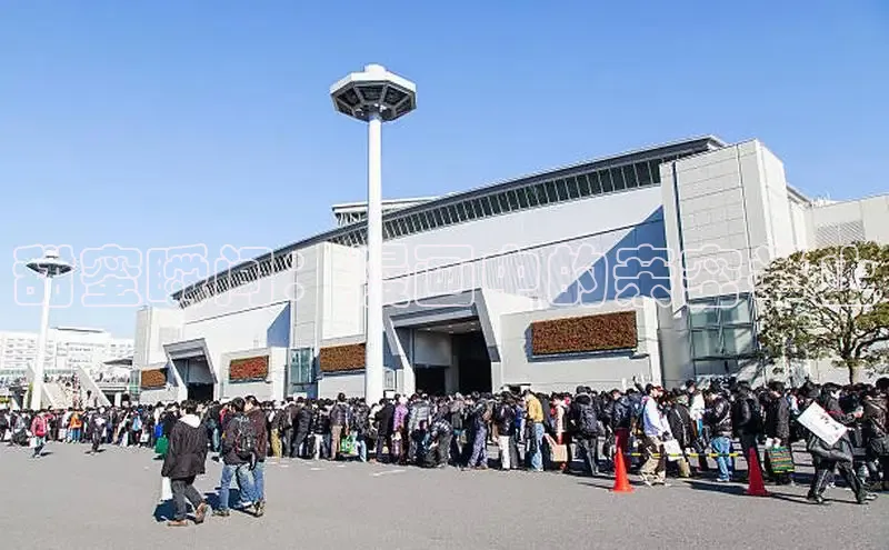 甜蜜瞬间：漫画中的亲密举止